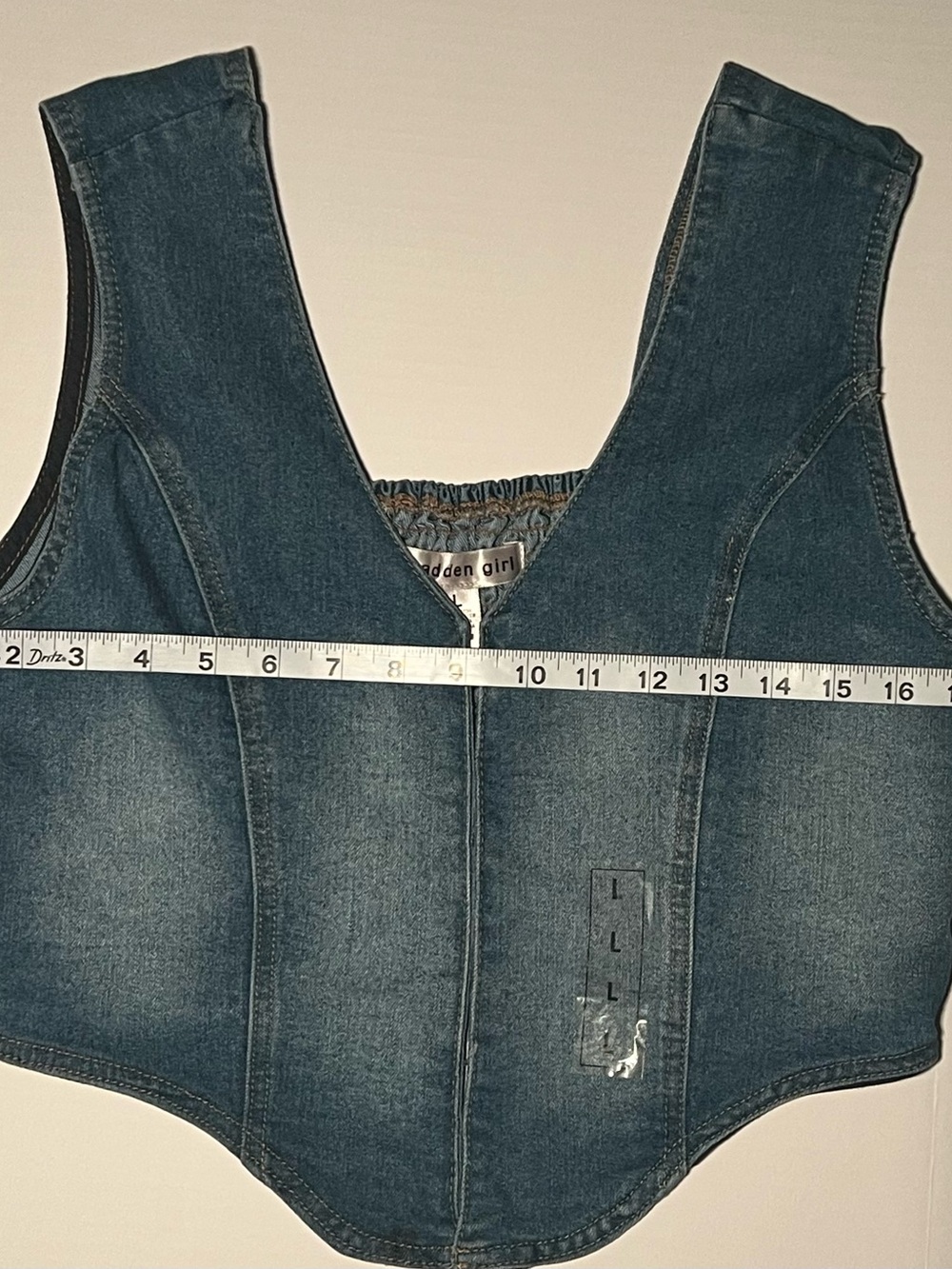 Subcategory selection for women's shorts - Picture 6 of 7